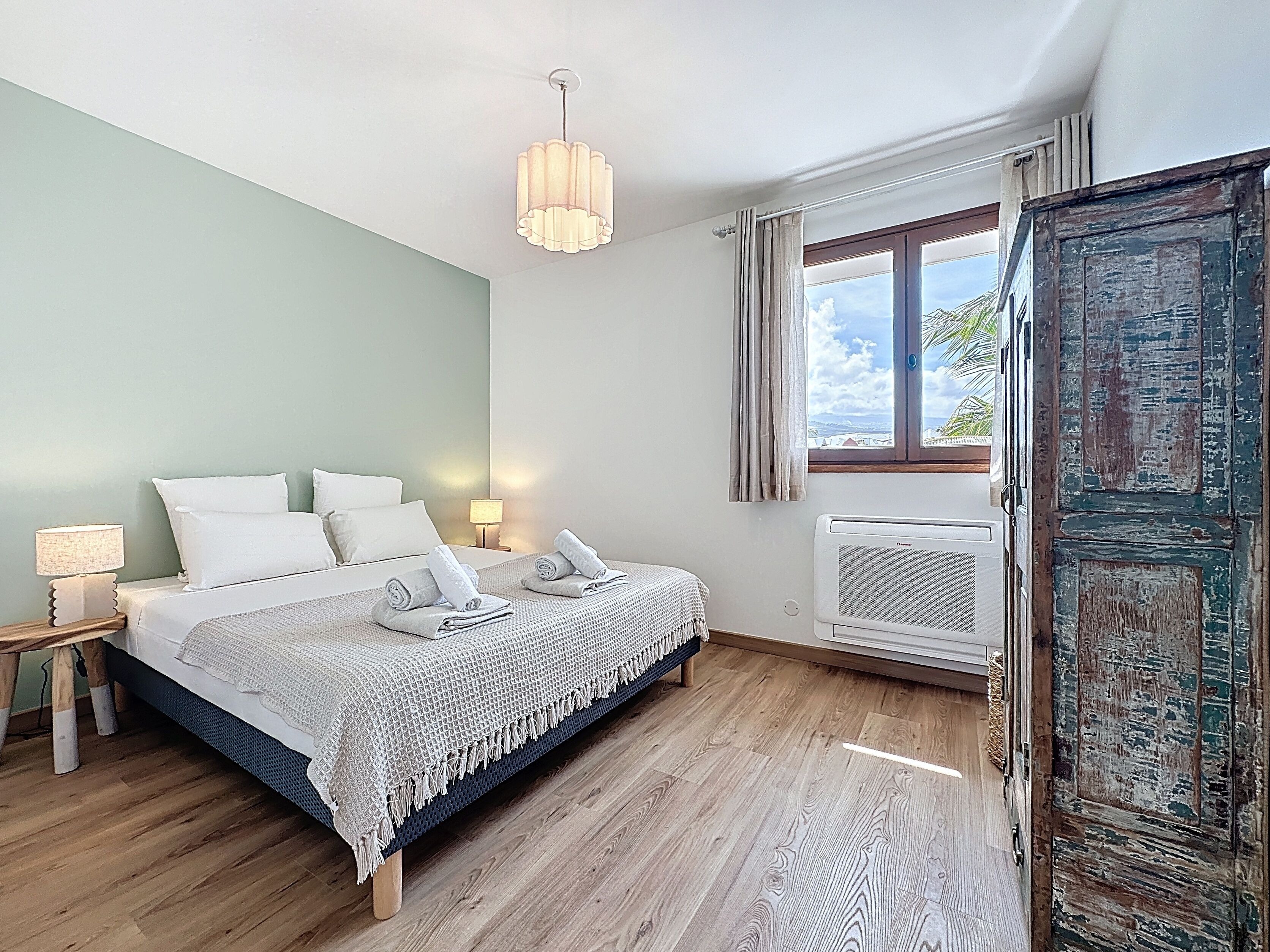 2 bedrooms, iron/ironing board, free WiFi, bed sheets