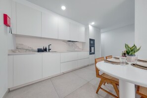 Fridge, microwave, oven, stovetop - Casa Nubea • 500M from the beach • LVH (La Santa)