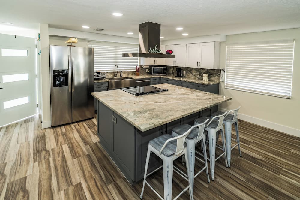Mejia's Little House - Bayonet Point, FL