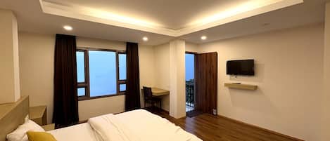 Premium Double Room, Balcony, Mountain View | Desk, free WiFi