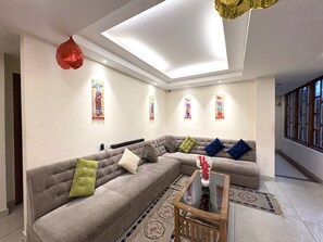 Lobby sitting area - Swastik Inn beside swastik medical store (Gangtok)