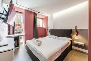 1 bedroom, WiFi, bed sheets - Rose Studio 112 | Love in Colours Collection by PikHost (Durrës)