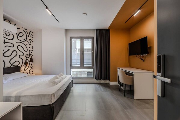 1 Schlafzimmer, Schreibtisch, WLAN, Bettwäsche