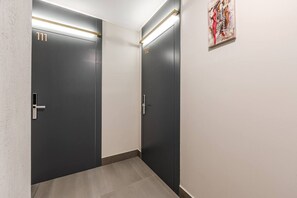 Interior - Emerald Studio 111 | Love in Colours Collection by PikHost (Durrës)
