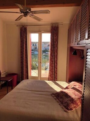 Room - Vrbo Property (Grimaud)