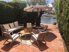 Outdoor dining - Vrbo Property (Grimaud)