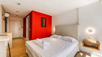 1 bedroom, WiFi, bed sheets