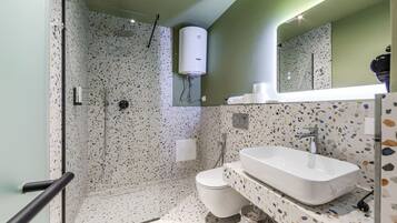 Hair dryer, towels