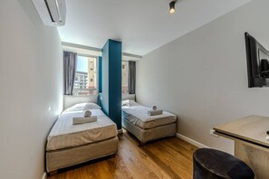 1 bedroom, WiFi, bed sheets - Midnight Studio 107 | Love in Colours Collection by PikHost (Durrës)