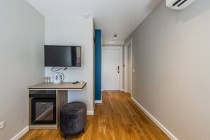 Interior - Midnight Studio 107 | Love in Colours Collection by PikHost (Durrës)