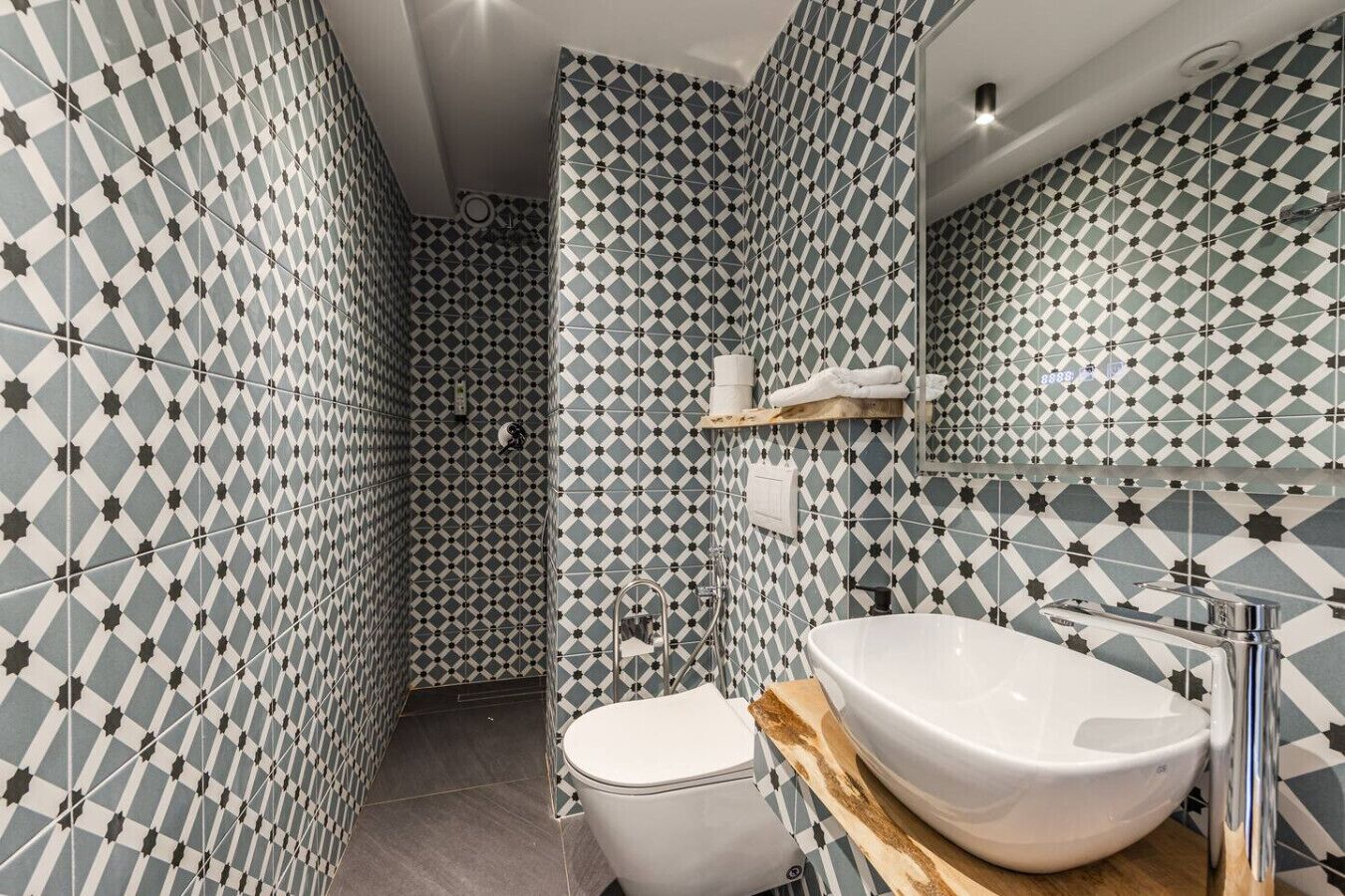 Hair dryer, towels