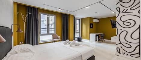 1 bedroom, desk, WiFi, bed sheets
