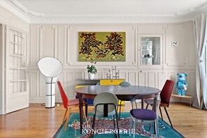 Dining - Appartement Haussmanien - 3 chambres avec balcon (Paris)