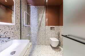 Bathroom - Brown Studio 116 | Love in Colours Collection by PikHost (Durrës)