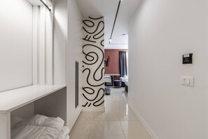 1 bedroom, WiFi, bed sheets - Brown Studio 116 | Love in Colours Collection by PikHost (Durrës)