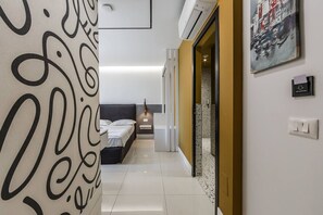 Interior - Golden Studio 117 | Love in Colours Collection by PikHost (Durrës)