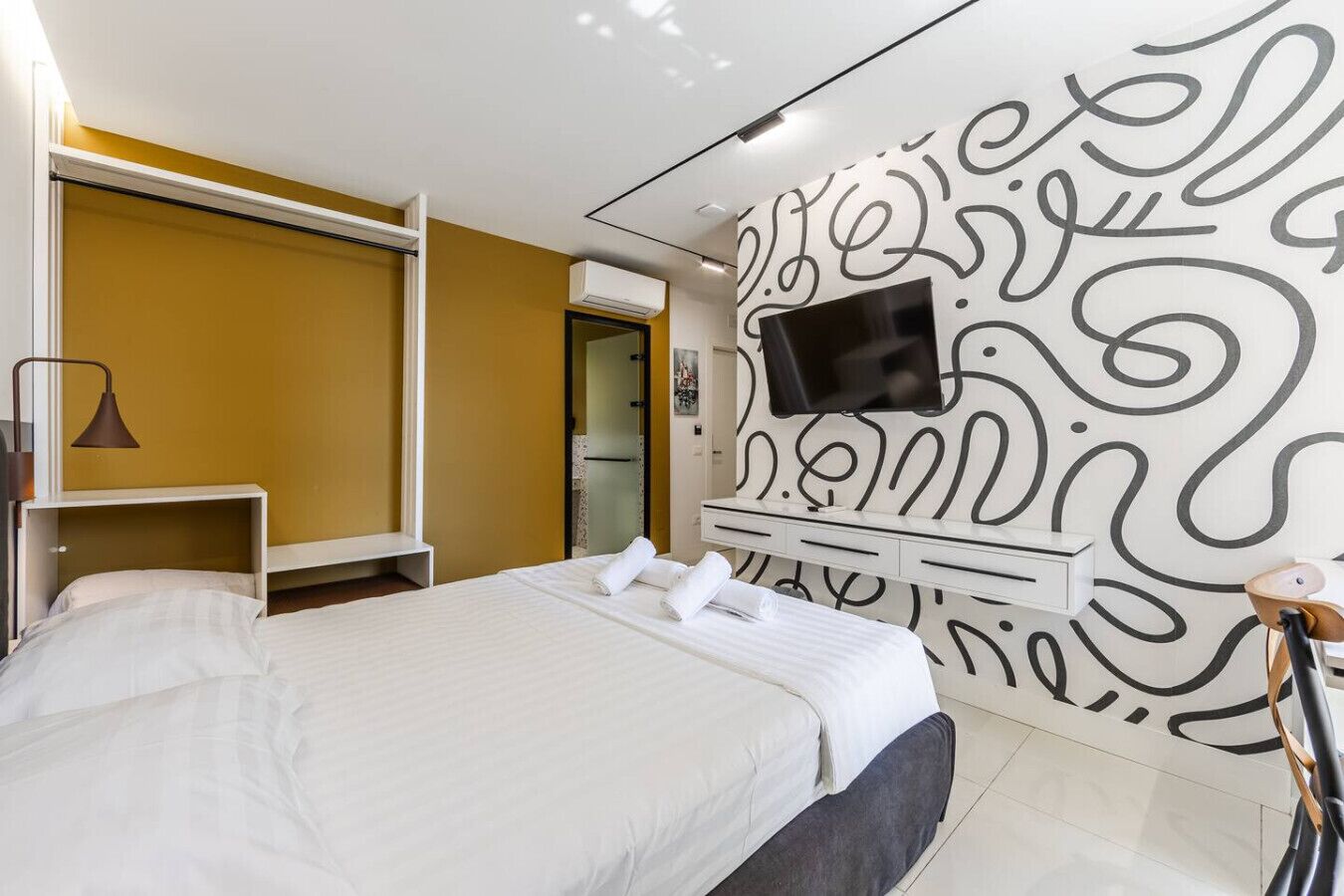 1 slaapkamer, een bureau, wifi, beddengoed