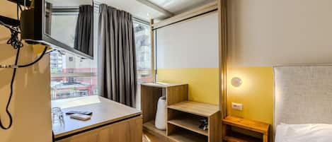 1 habitación, wifi y ropa de cama