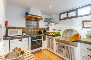 Fridge, microwave, oven, dishwasher - Cosy Townhouse with views (Pollensa / Pollença)