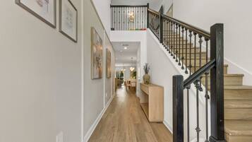 House | 5 bedrooms, Internet