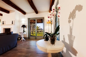 Interior - Podere La Sassicaia – Villa with Private Pool in the Tuscan Hills (Manciano)