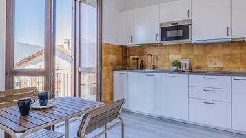 Frigorifero, microonde, forno, lavastoviglie