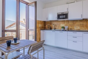Fridge, microwave, oven, dishwasher - Echoes of the Lake by Varenna Holidays (Lierna)
