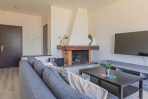 TV - Echoes of the Lake by Varenna Holidays (Lierna)