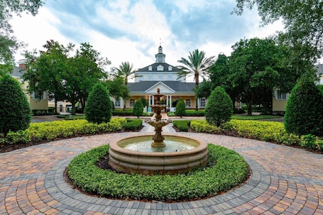 House. Luxury Seven Eagles Townhome in Reunion Resort