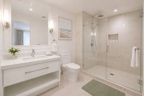 Bathroom - Cozy 1BR Downtown Escape. Big City, Cozy Stay! (Toronto)