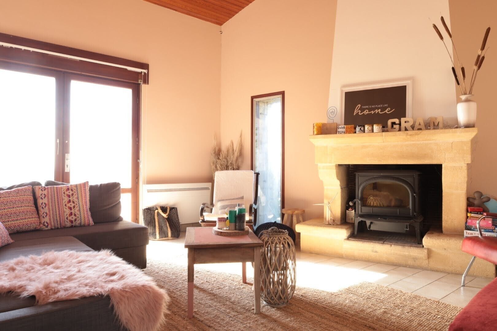 Televisión, chimenea