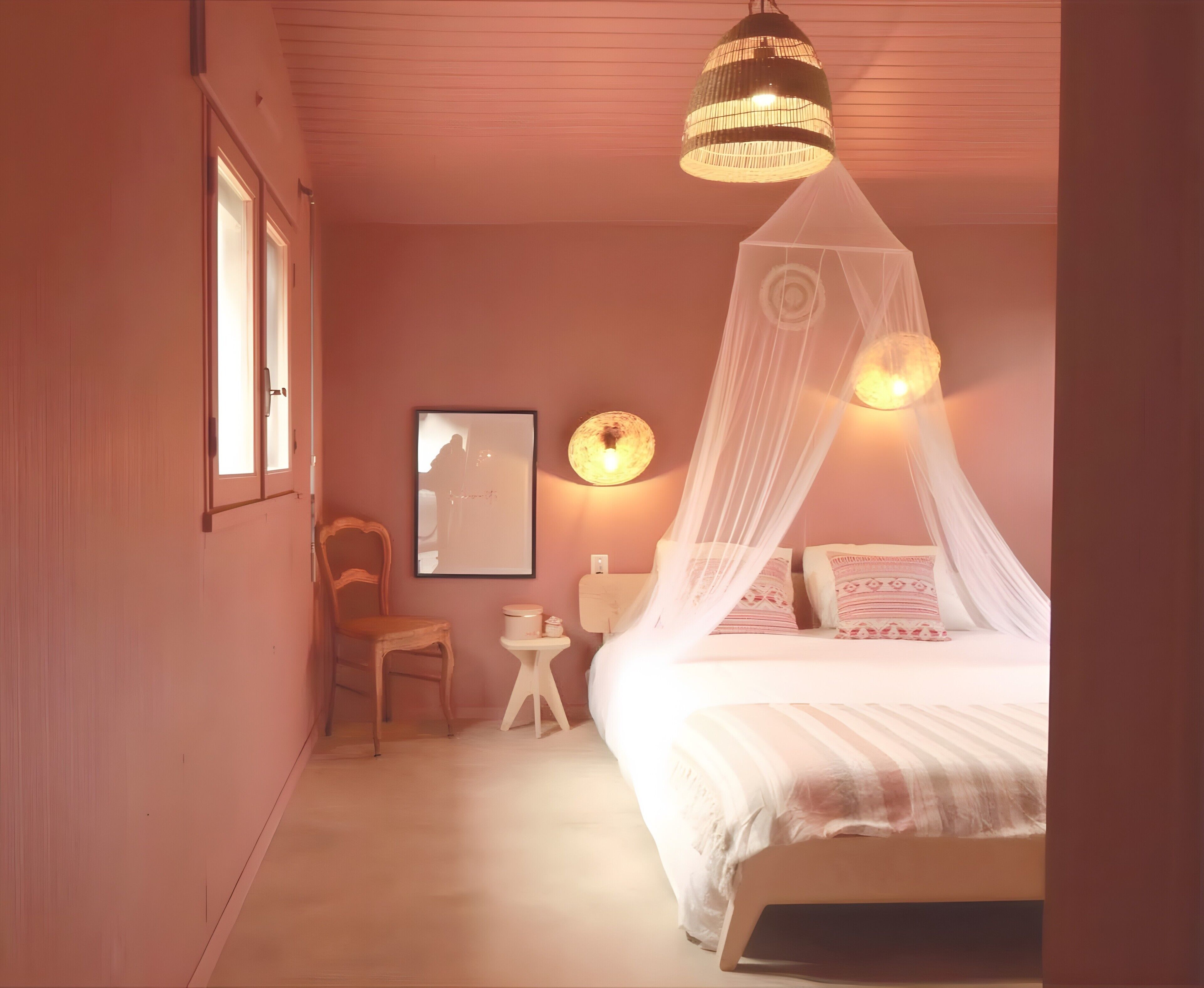 4 bedrooms, iron/ironing board, WiFi