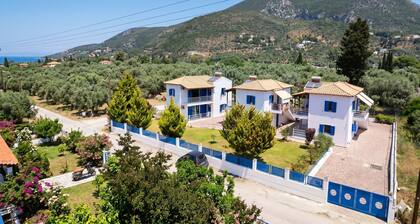 Alexandros Luxury Apartments Nydri
