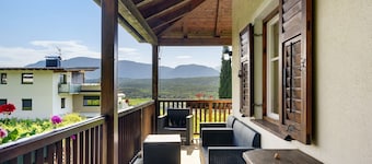 Appartement 'Weingut Hochleiten Latemar' avec vue montagne, balcon et Wi-Fi