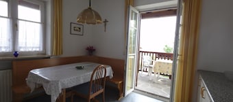 Apartment 'Weingut Hochleiten Latemar' with Mountain View, Balcony and Wi-Fi