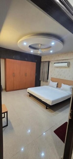 Blackout drapes, soundproofing, iron/ironing board - Hotel Me-Casa INN (Jaipur)