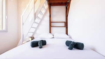 2 chambres, fer et planche à repasser, draps fournis