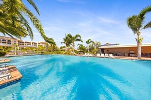 Pool - Oceanfront 2BR Condo Le Vent 309 by Bocobay (Noord)