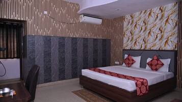 Executive Double Room, City View | Desk, free WiFi