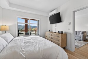 Deluxe Apartment, 1 Bedroom, Pool Access, Partial Lake View | Individually decorated, individually furnished, iron/ironing board - Spectacular View 1 Bdrm (West Kelowna)