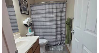 2-bedroom apartment in charming Terre Haute located in a central location