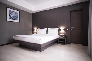 Luxury Suite, Courtyard View | Premium bedding, memory foam beds, minibar, in-room safe - Grand Hotel Kazybek Bi (Almaty)