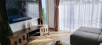 Lux Veritas Apartment – Free Parking, Near Center