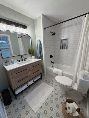 Bathroom - The Bluegrass Biscuit: Charming 4BR Ranch Near Keeneland & Airport (Lexington)