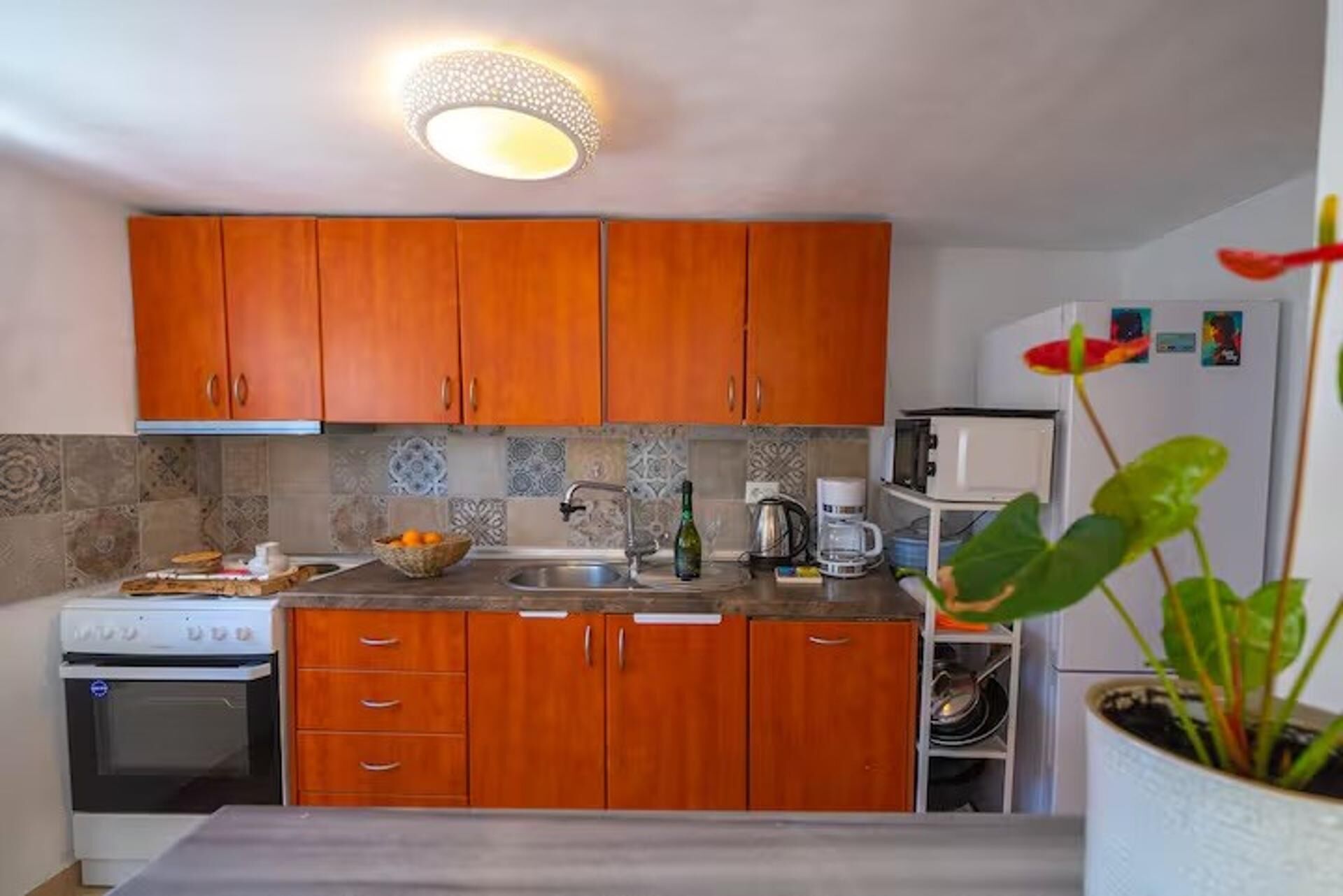 Refrigerador, microondas, horno, placa de cocina