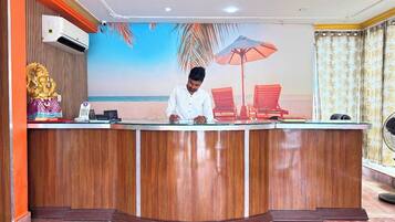 Deluxe Room | Lobby