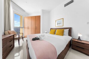 1 bedroom, iron/ironing board, WiFi, bed sheets - Free housekeeping visits during your stay - StayShort - Comfortable 1 Bedroom in Production City that Sleeps 3! (Production City)
