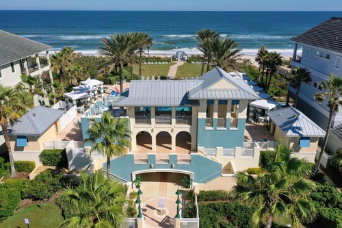 Top floor penthouse corner condo 365 with ocean views!