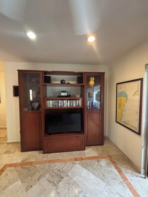 Interior - 2-bedroom condo in Puerto Aventuras. stunning views, walking distance to Marina (Q.R.)