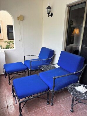 Terrace/patio - 2-bedroom condo in Puerto Aventuras. stunning views, walking distance to Marina (Q.R.)